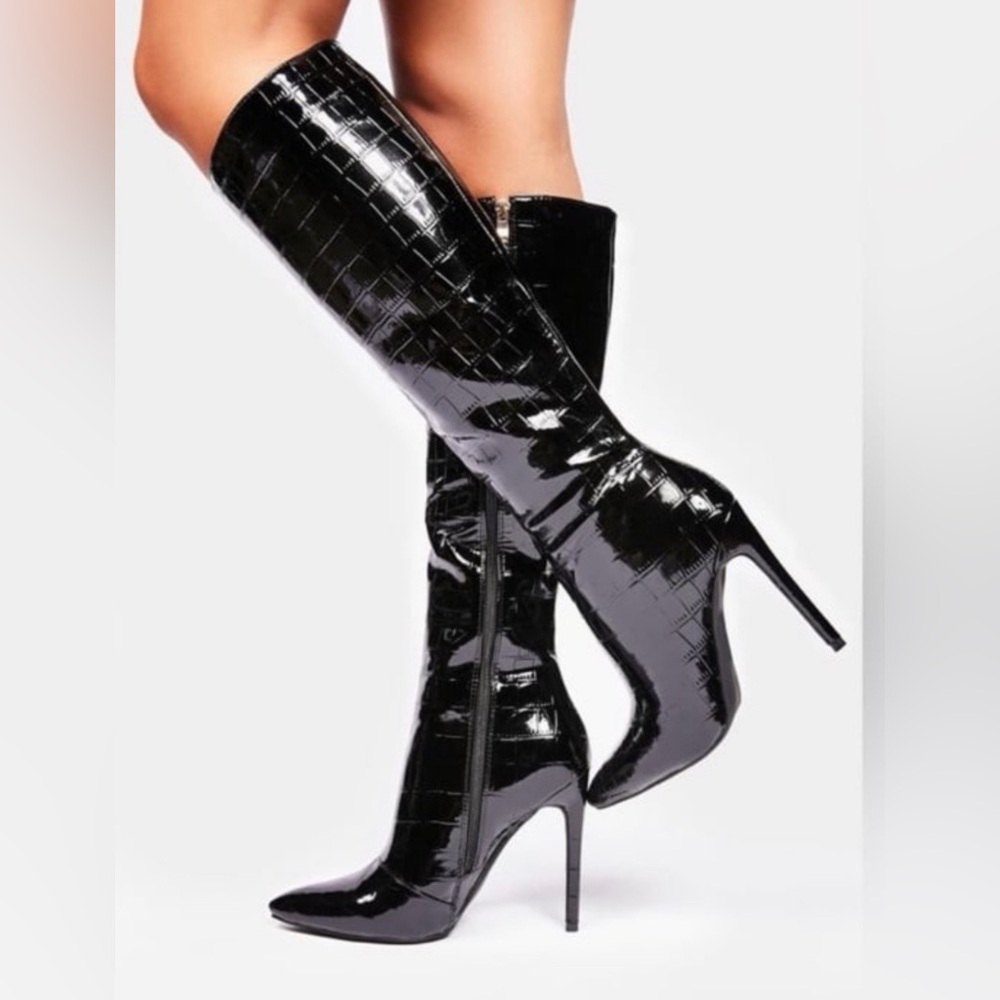 NWOT Azalea Wang Black Croc-Embossed Patent Knee-High Stiletto Boots